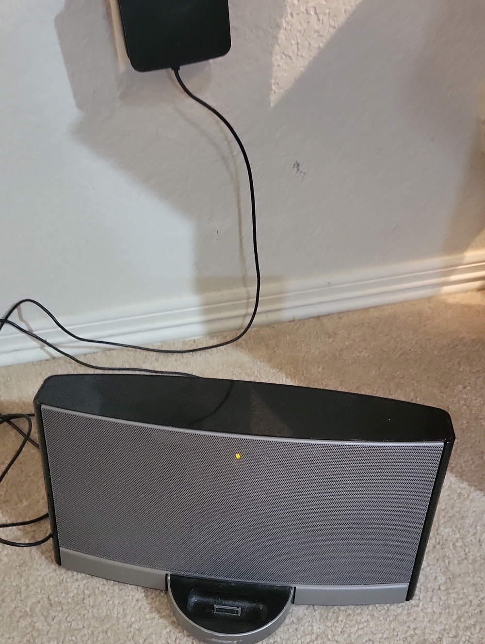 NOT TESTED! Bose SoundDock Portable Digital Music System W/ Power Block. FAIR. - Picture 2 of 4